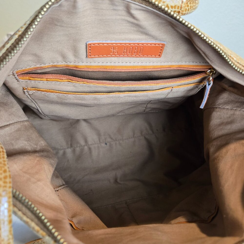HOBO Sheila Medium Satchel Crossbody Tan Crackle Print Leather Zip Top Bag - Picture 6 of 12
